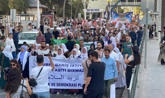 Şanlıurfa’da 1 Eylül Dünya Barış Günü yürüyüşünde pankart gerginliği