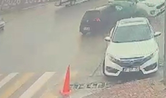 Şanlıurfa’da 3 kişinin yaralandığı kaza anı kamerada