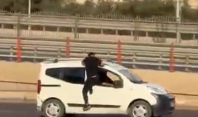 Şanlıurfa’da kardeş kavgası kamerada: Araçta tehlikeli anlar