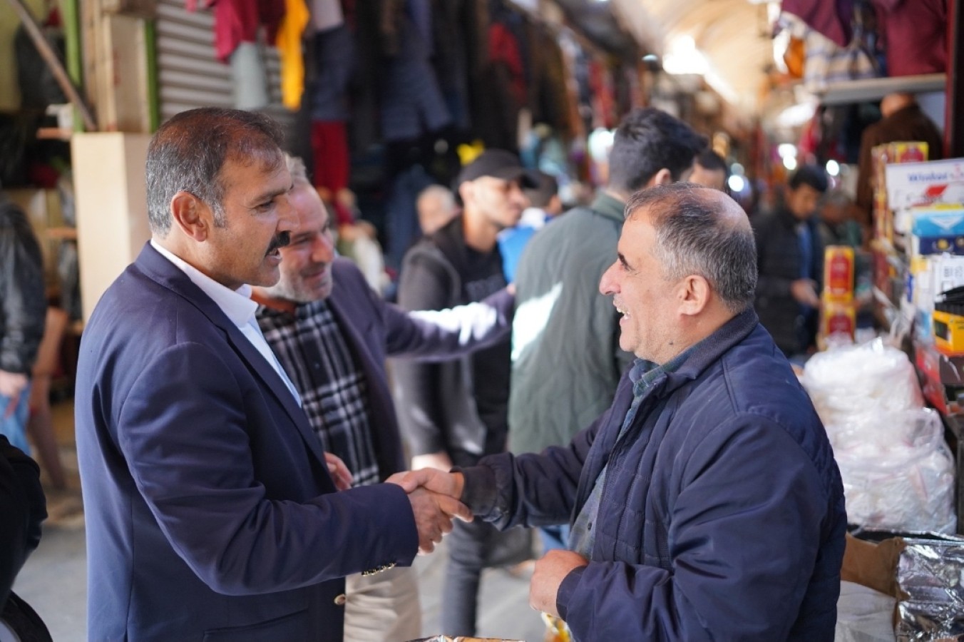 İYİ Aday Yetim Kunduracılar Çarşısını gezdi