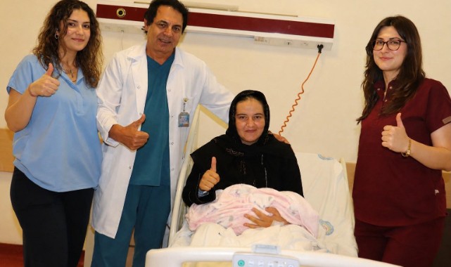 Şanlıurfa’da Aslan çifti 13 yıl sonra bebeklerini kucağına aldı
