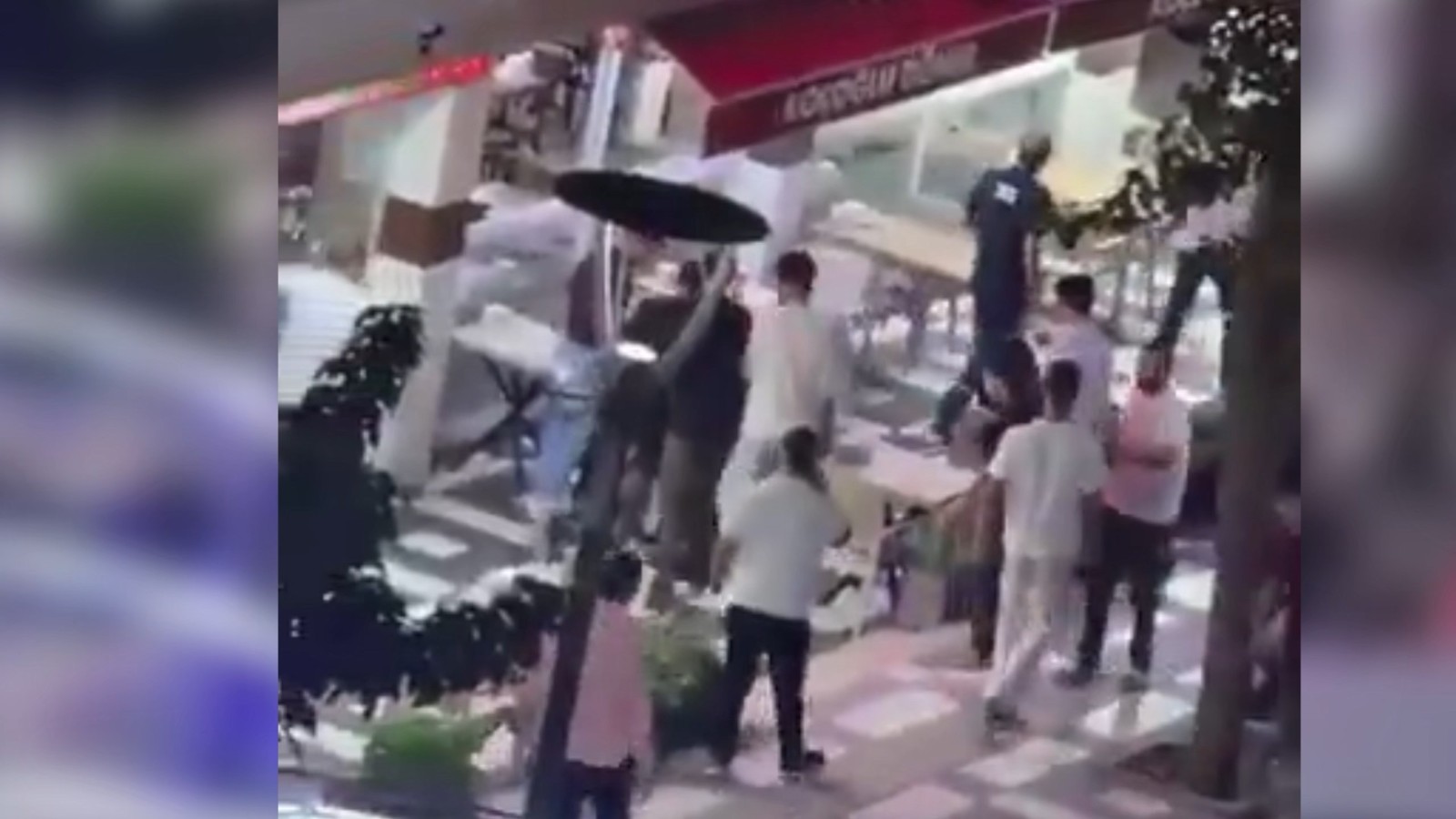 Şanlıurfa’da döner bıçaklı kavga kamerada: 2 yaralı