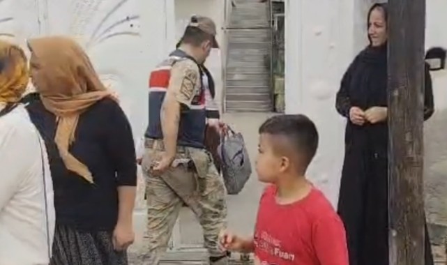 Şanlıurfa’da 4 kadın hırsız, ev sahibini bıçaklayıp sandalyeye bağladı
