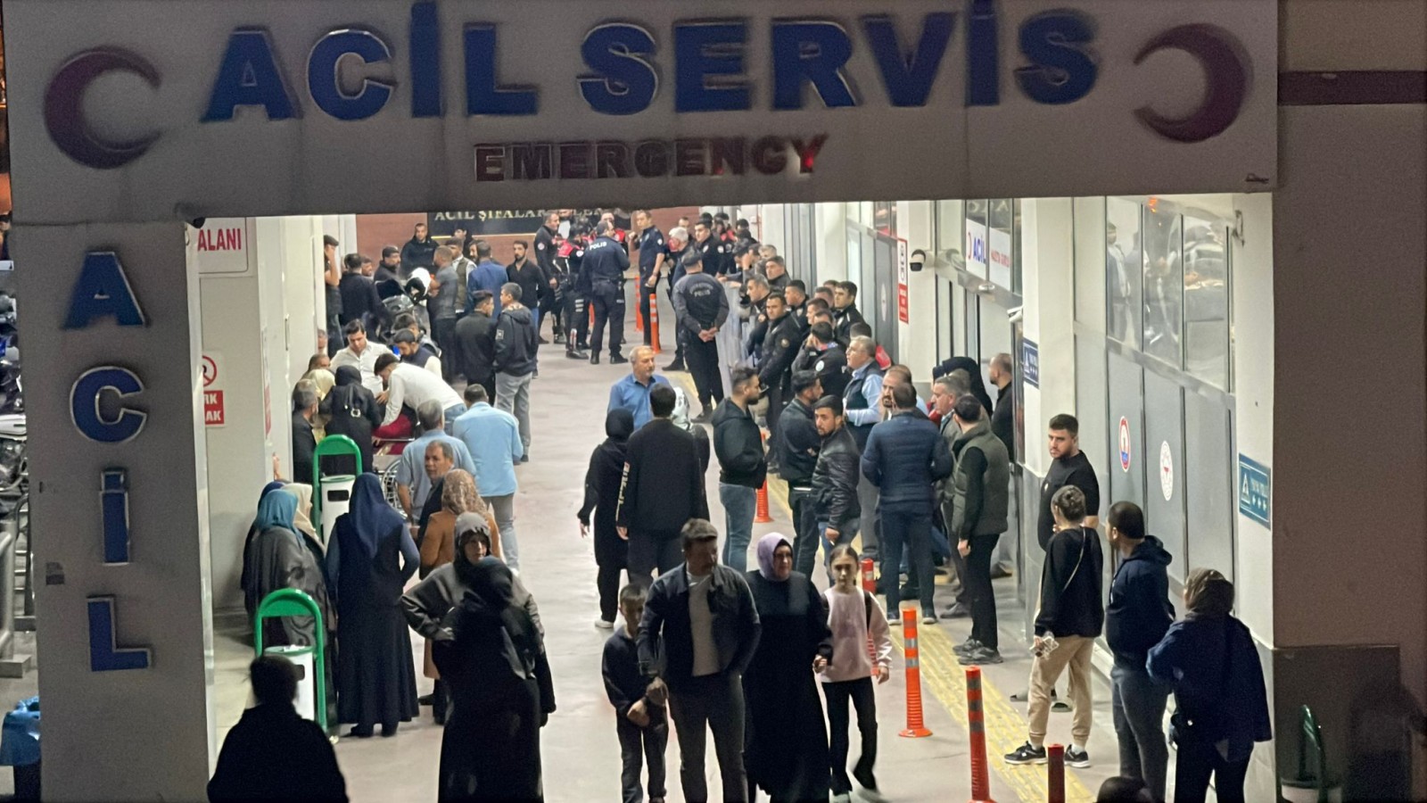 Otomobiliyle seyir halindeyken yorgun mermi isabet etti