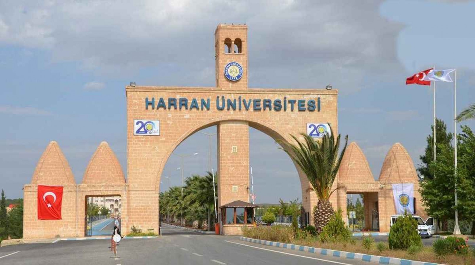 Harran Üniversitesi rektöründen önemli açıklama!