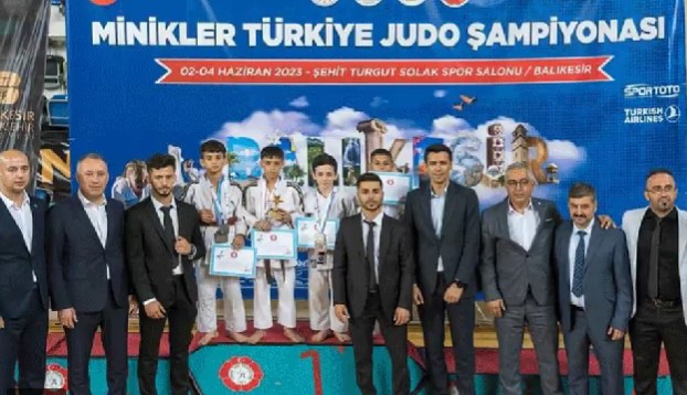 Şanlıurfalı sporcular Balıkkesir’deki turnuvaya damga vurdu