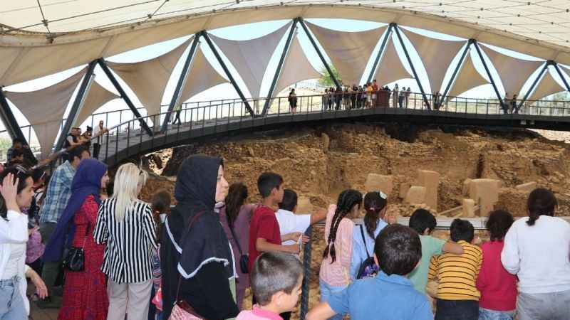 Göbeklitepe’ye bayram tatilinde ziyaretçi akını