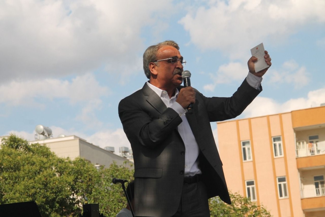 HDP Şanlıurfa Milletvekili Mithat Sancar partisinden istifa etti