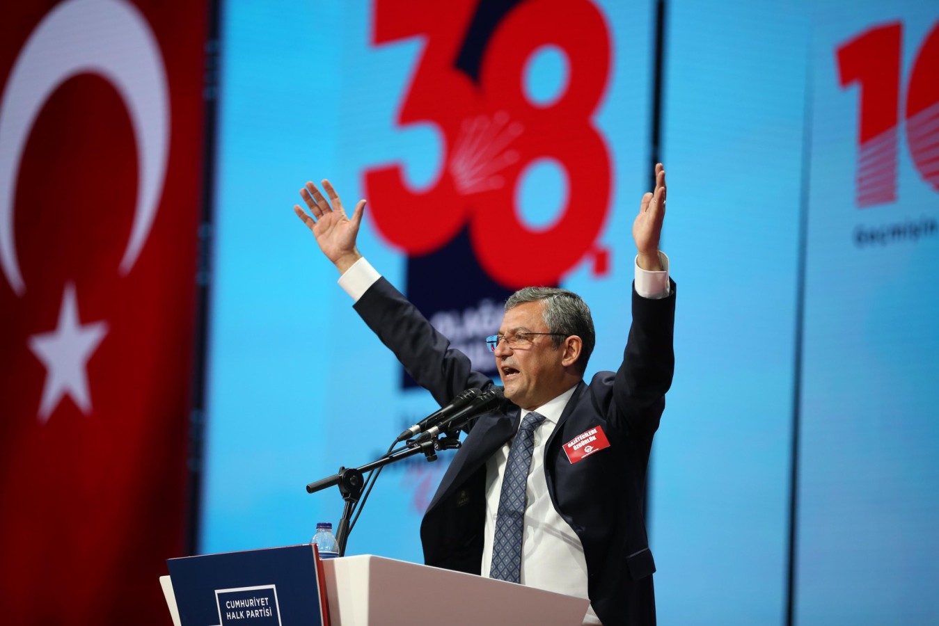 CHP’nin yeni genel başkanı Özgür Özel oldu
