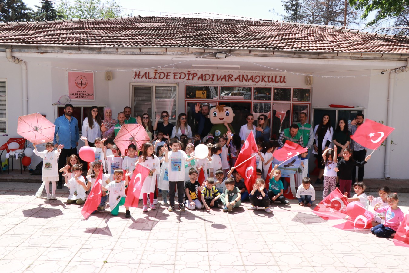 Haliliye Belediyesi, 23 Nisan etkinlikleri ile çocukları eğlendirdi;
