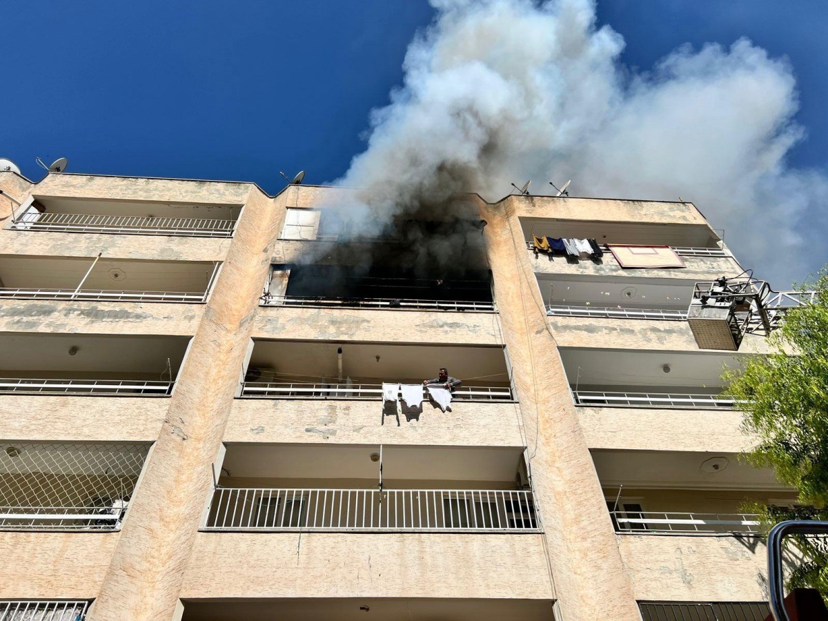Haliliye’de 5 katlı binada yangın paniği!;