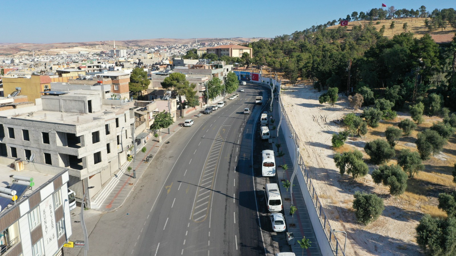 Açıksu Caddesi Başkan Beyazgül İle Çözüme Kavuştu;