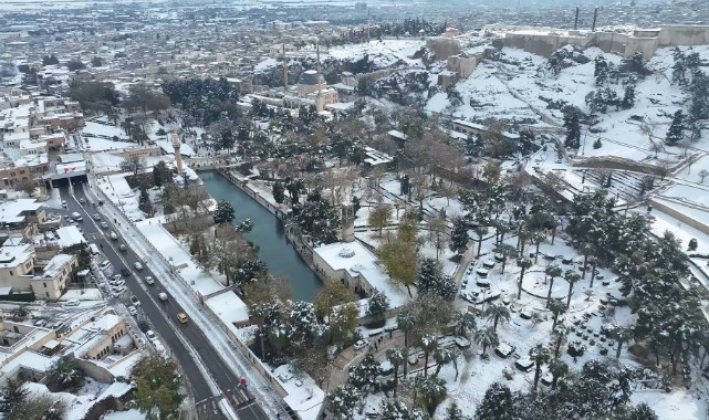 Kar Şanlıurfa'ya güzellik ve eziyetle geldi