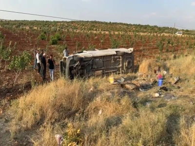 Şanlıurfa'da tarım işçilerini taşıyan minibüs devrildi: 22 yaralı