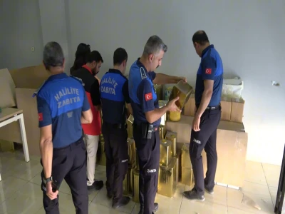 Şanlıurfa’da baklavalık 852 kilo sade yağ ele geçirildi